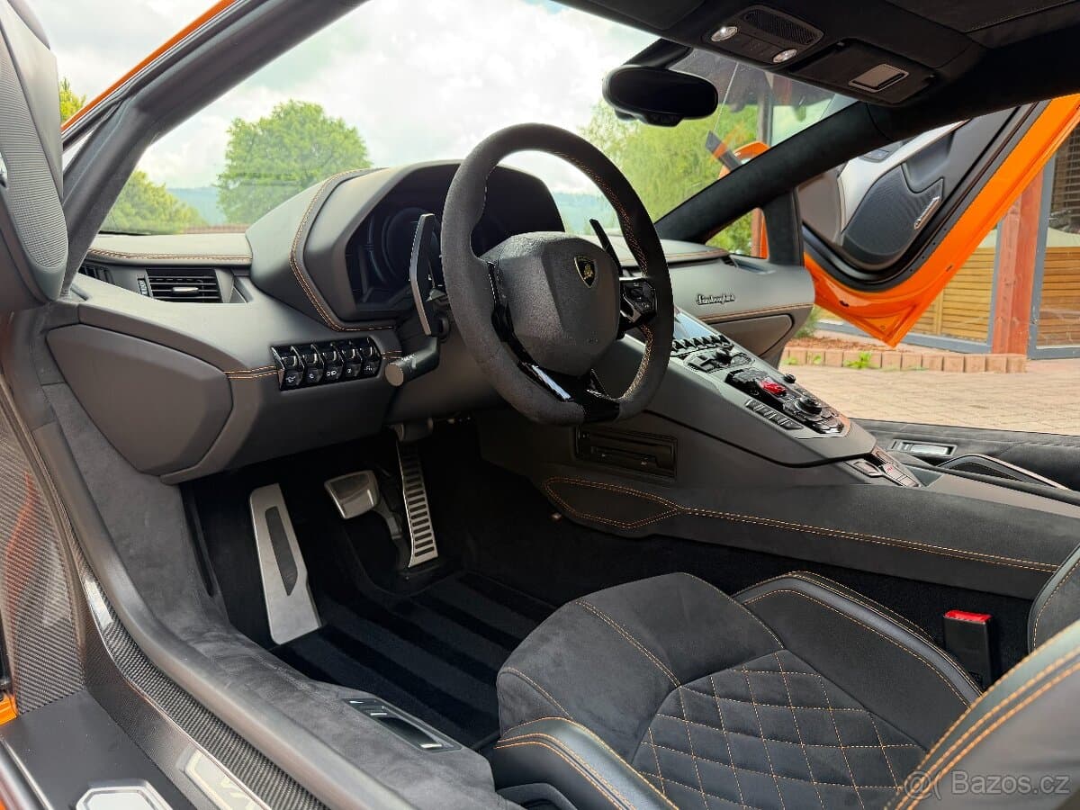 2018 Lamborghini AVENTADOR - 16