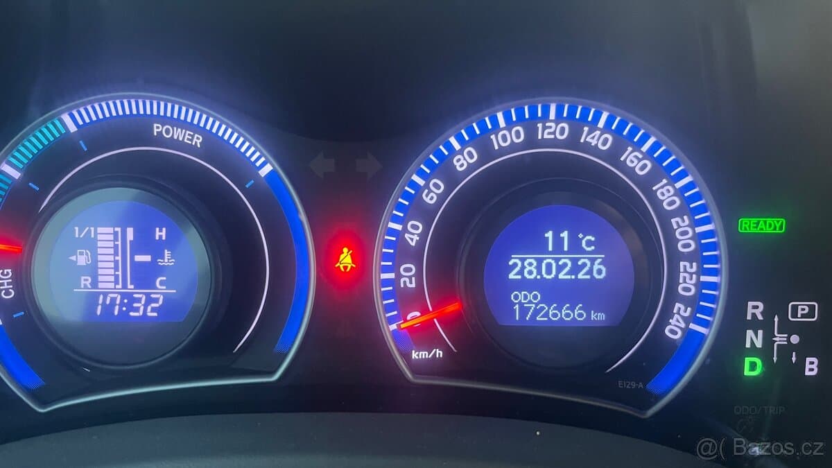 2010 Toyota AURIS - 16