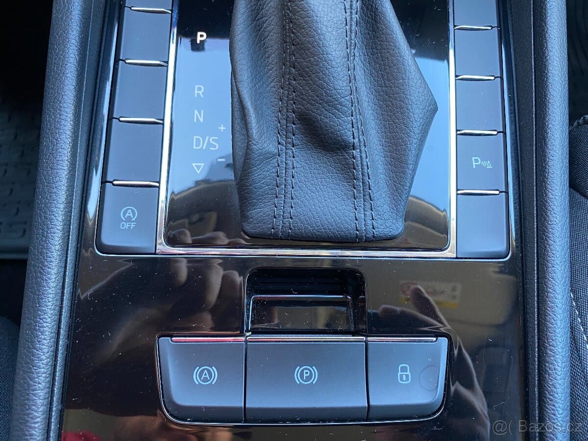 2019 Škoda SUPERB - 16