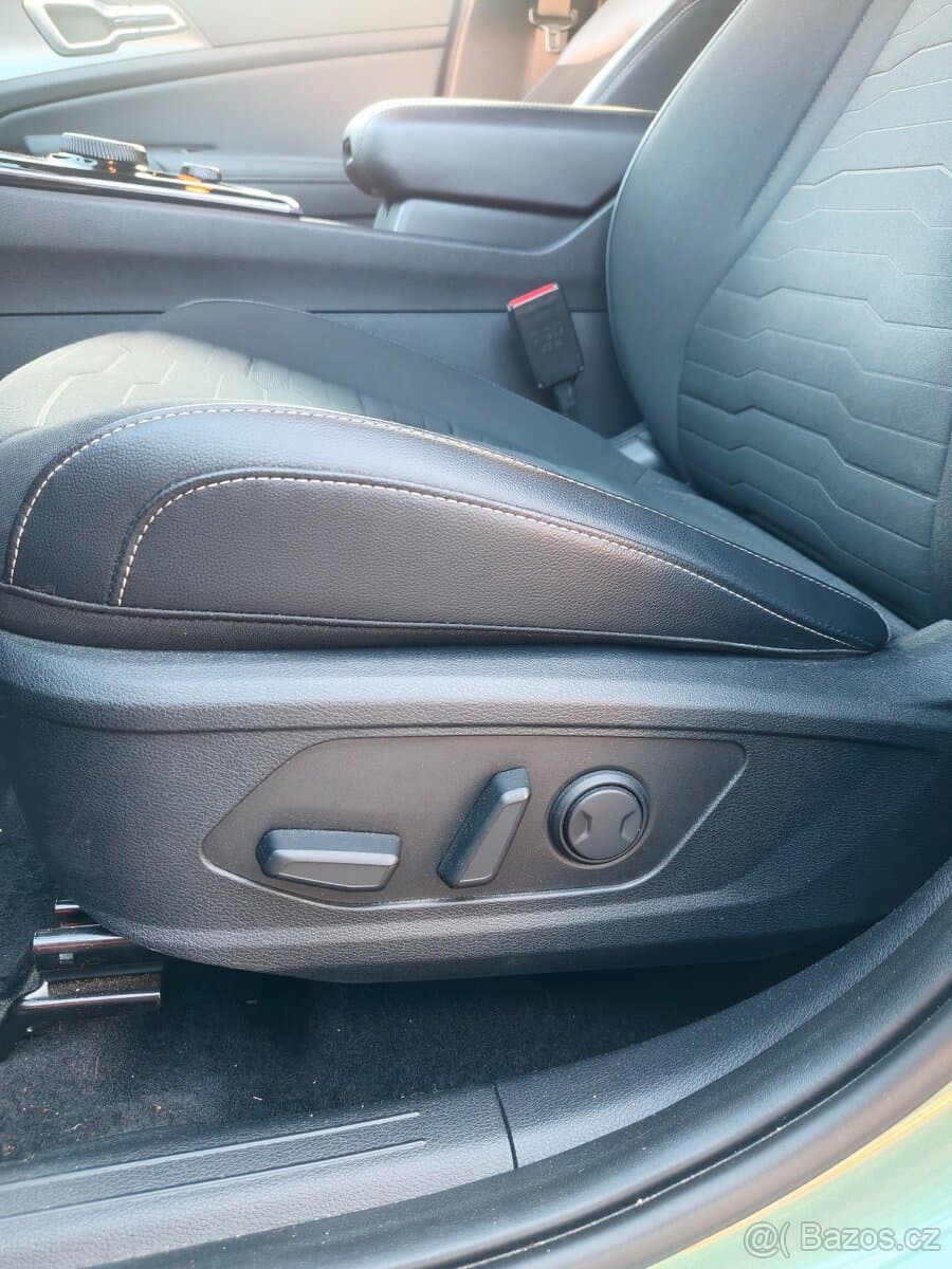 2023 Kia SPORTAGE - 16