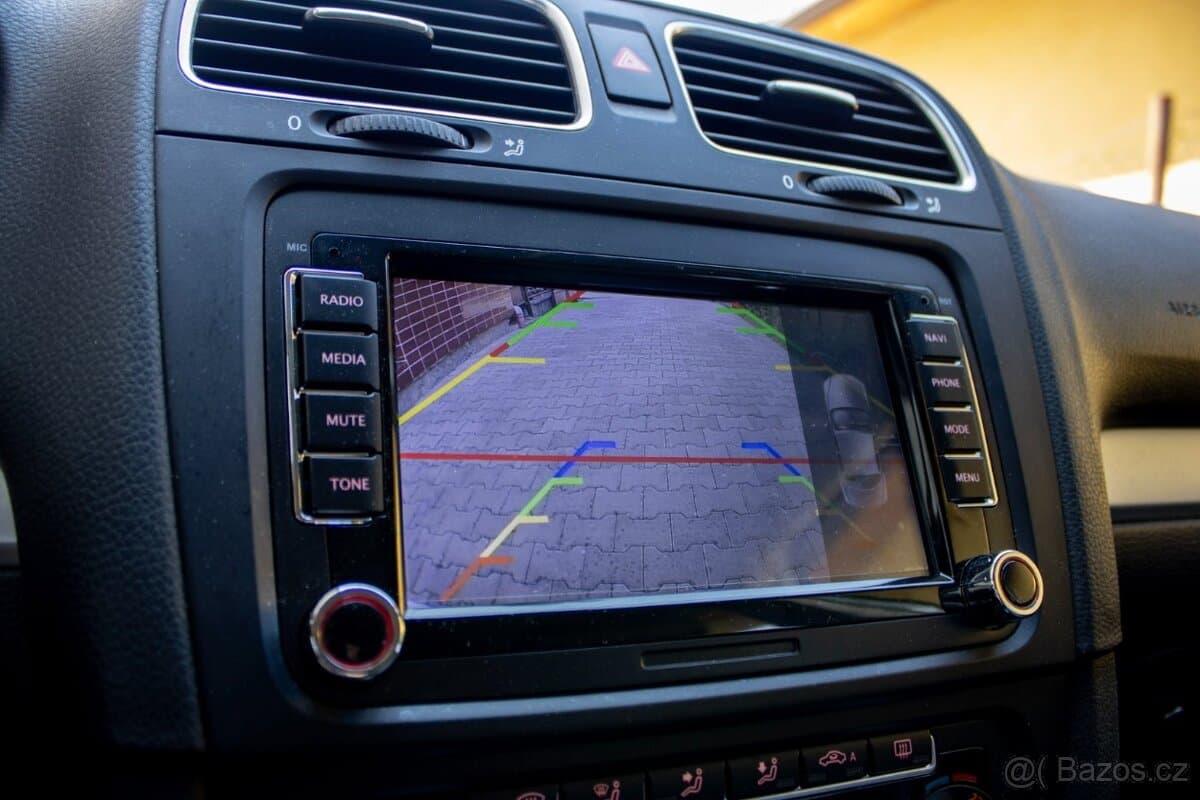 2010 Volkswagen GOLF - 16