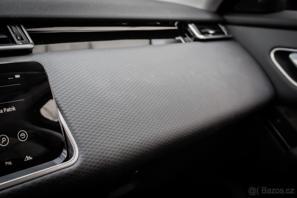 2018 Land Rover RANGE ROVER VELAR - 16