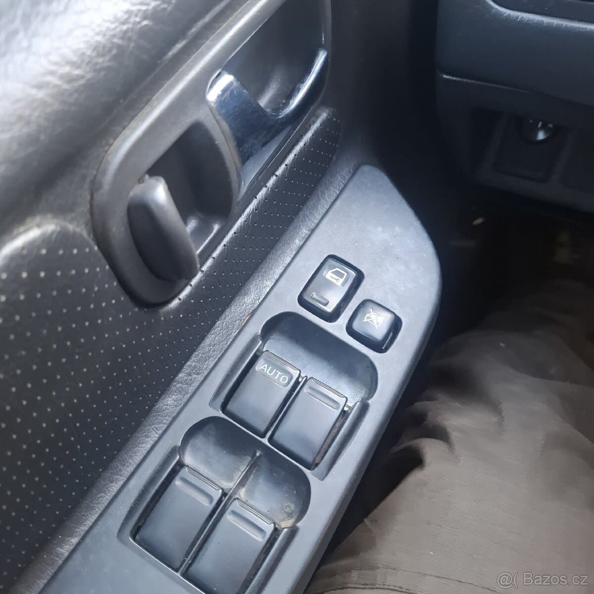2004 Nissan TERRANO - 16