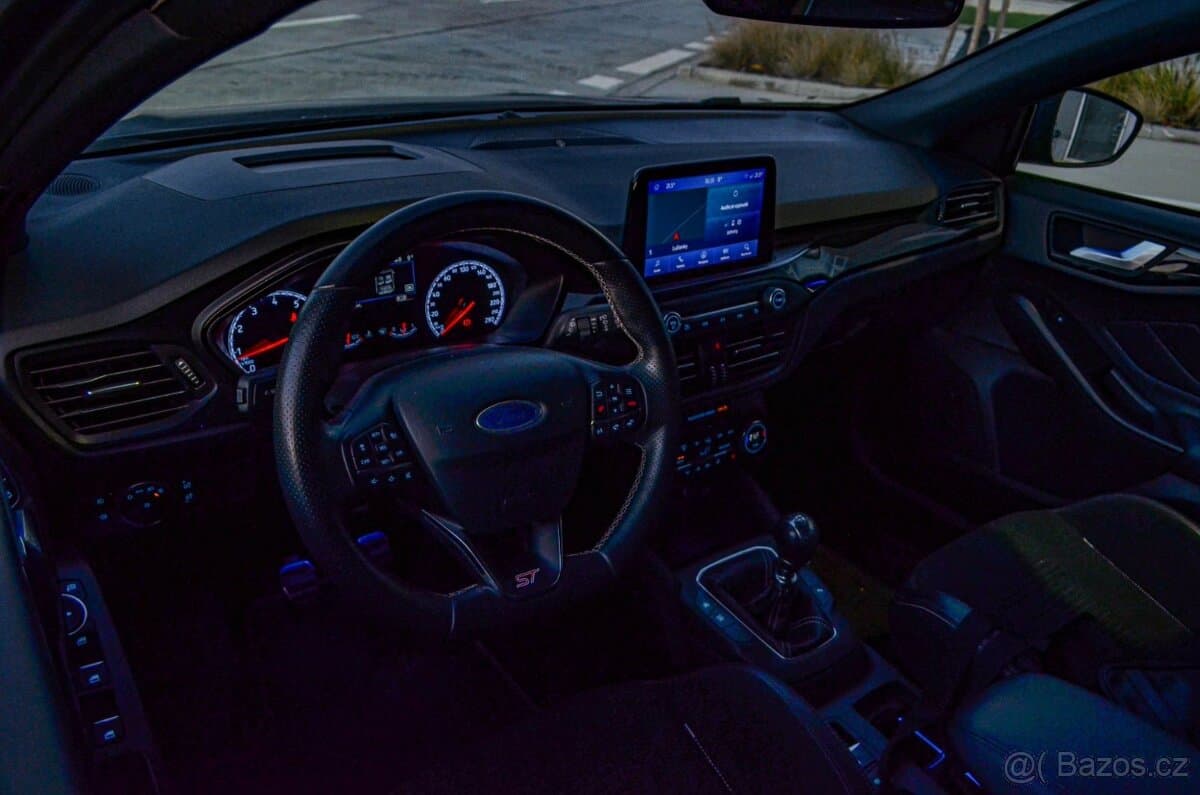 2019 Ford FOCUS - 16