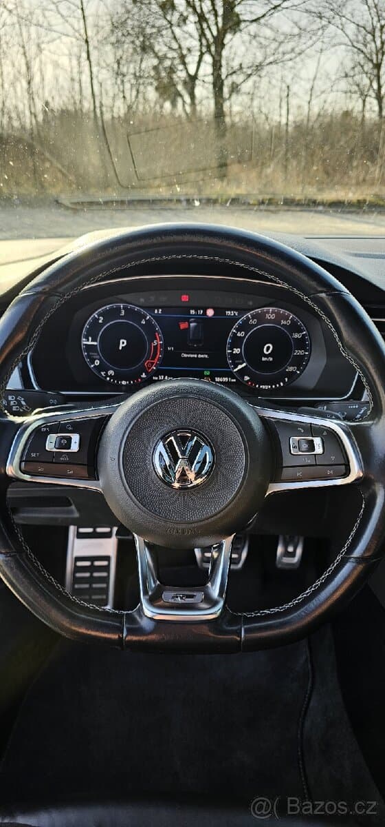 2017 Volkswagen PASSAT - 16