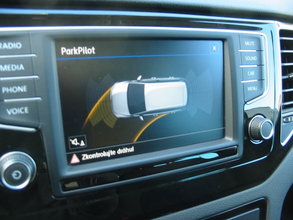 2016 Volkswagen GOLF - 16