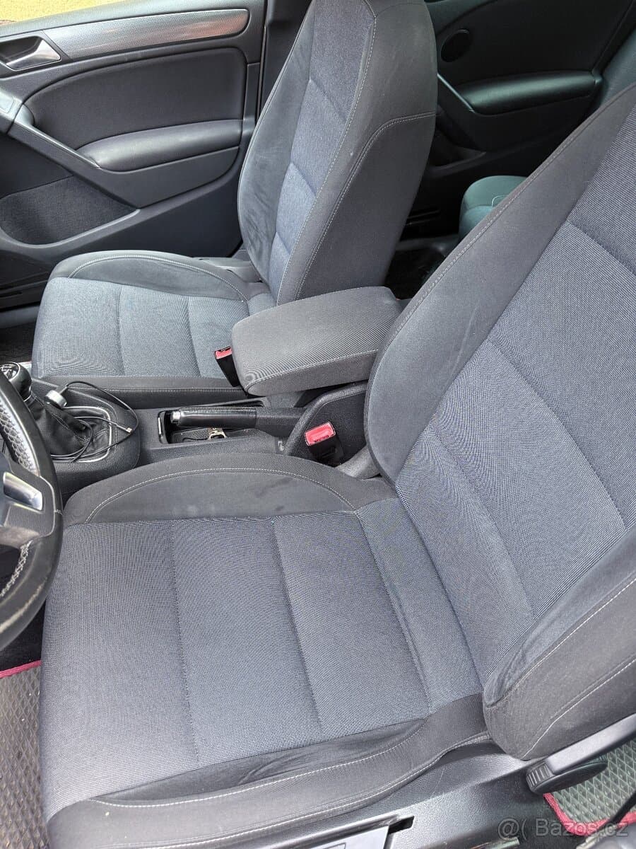 2011 Volkswagen GOLF - 16