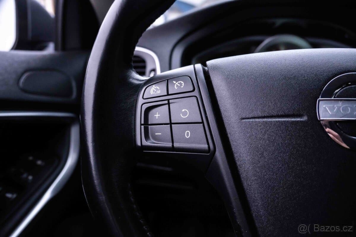 2013 Volvo V40 - 16