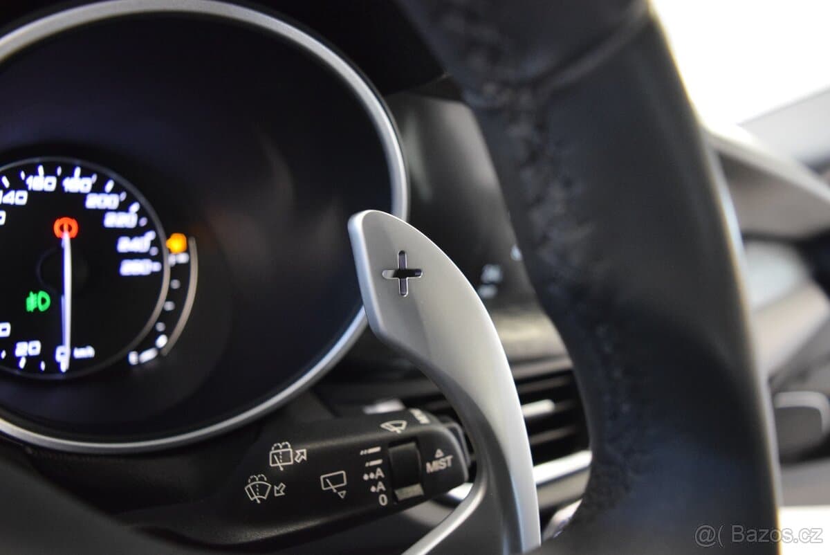 2020 Alfa Romeo STELVIO - 16
