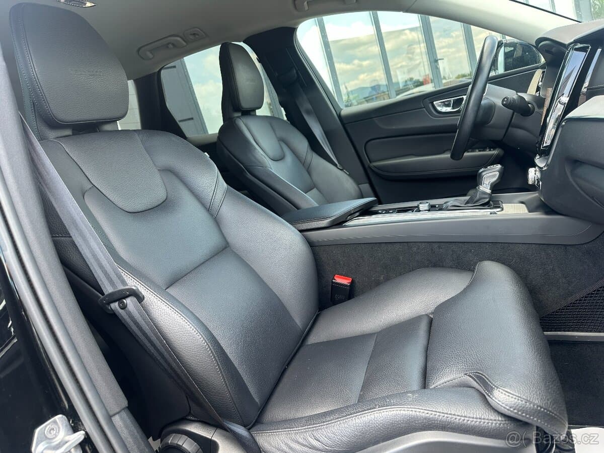 2019 Volvo XC60 - 16