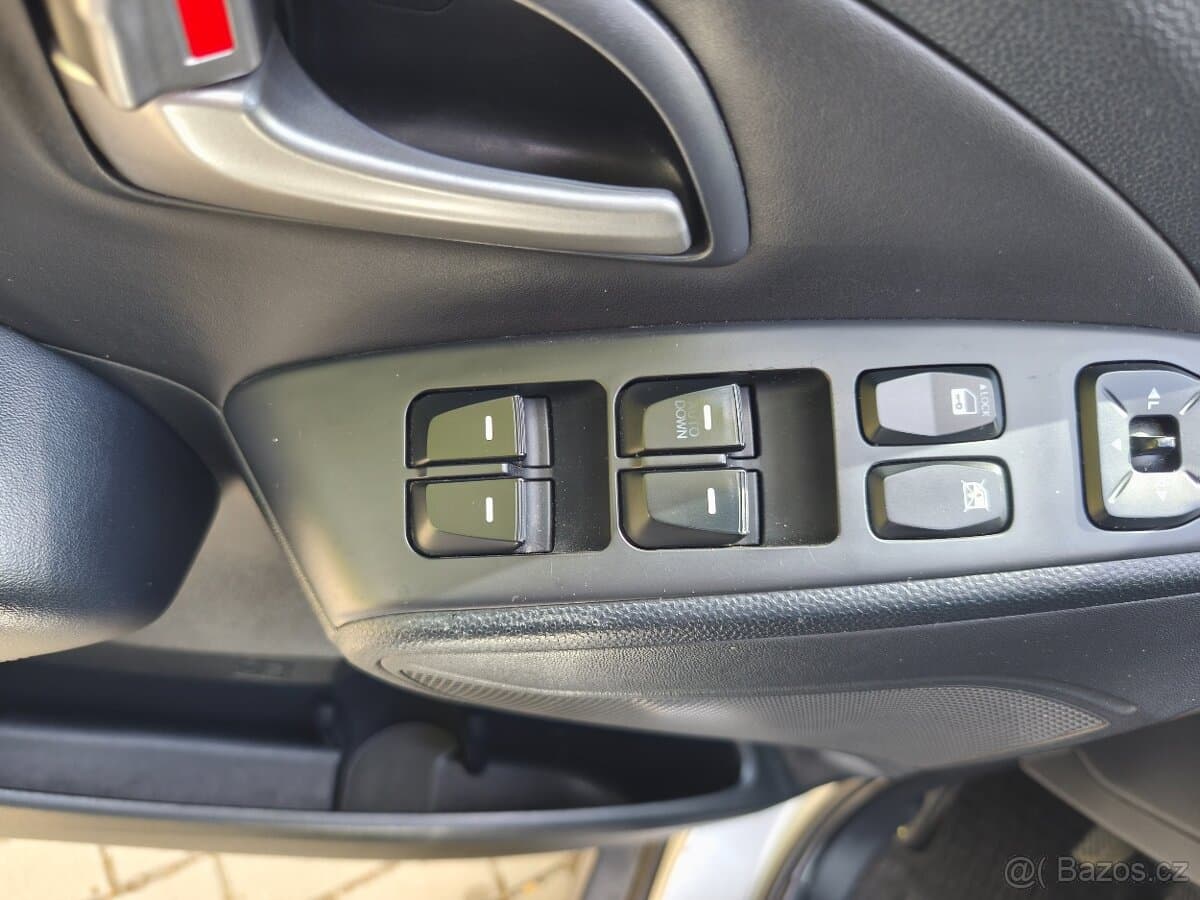 2013 Hyundai ix35 - 16