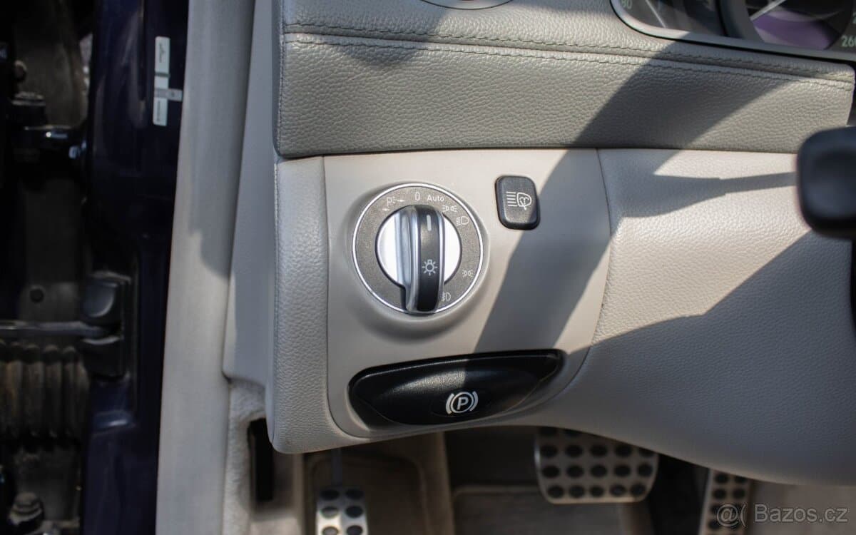 2004 Mercedes-Benz SL - 16