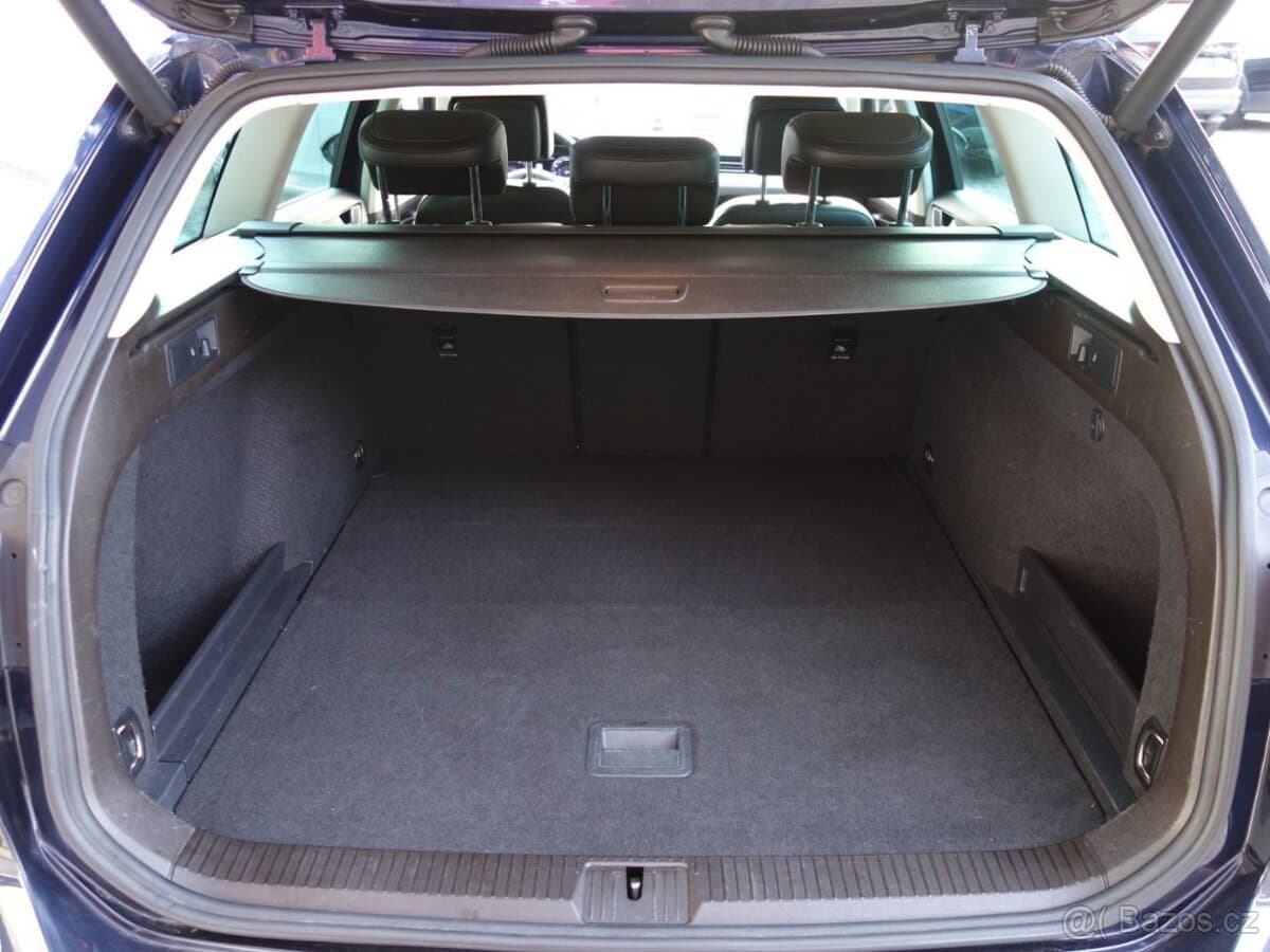 2015 Volkswagen PASSAT - 16