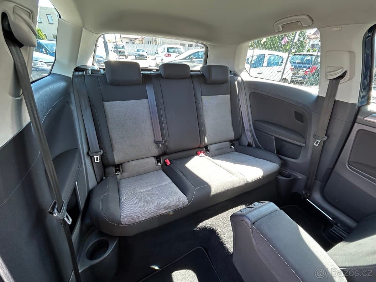 2013 Volkswagen GOLF - 16