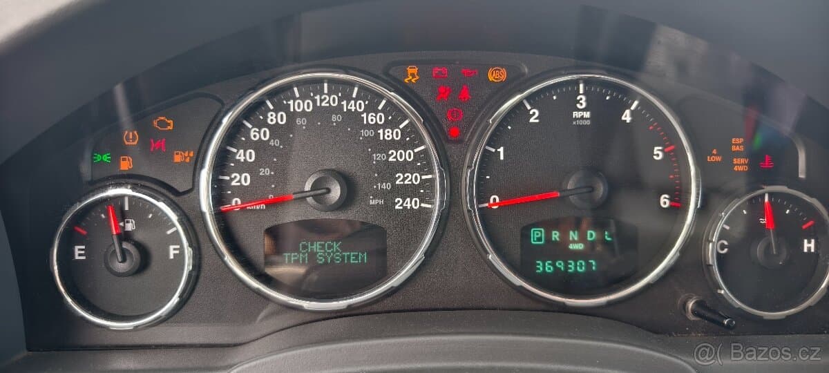 2008 Jeep CHEROKEE - 16