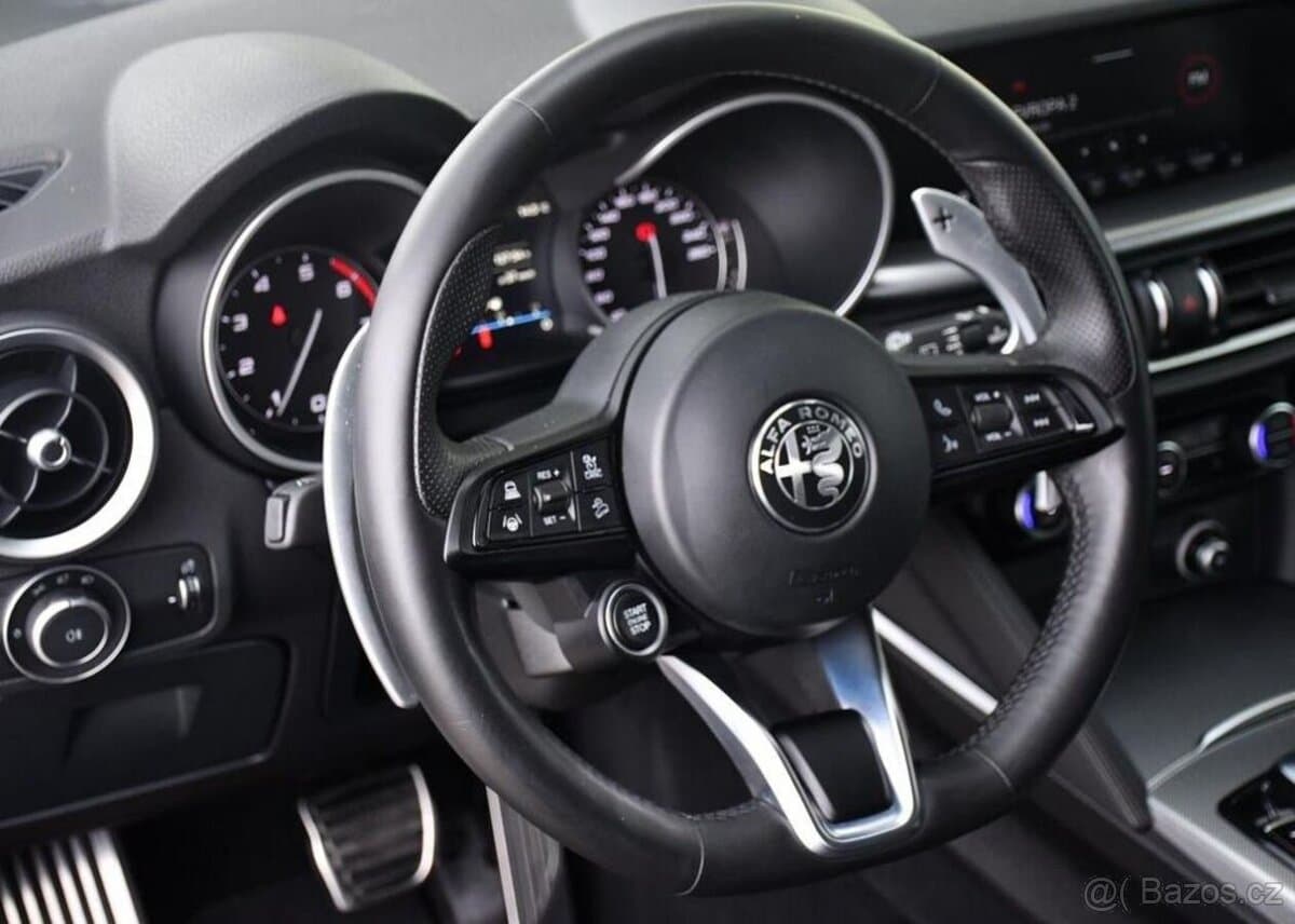 2020 Alfa Romeo STELVIO - 16