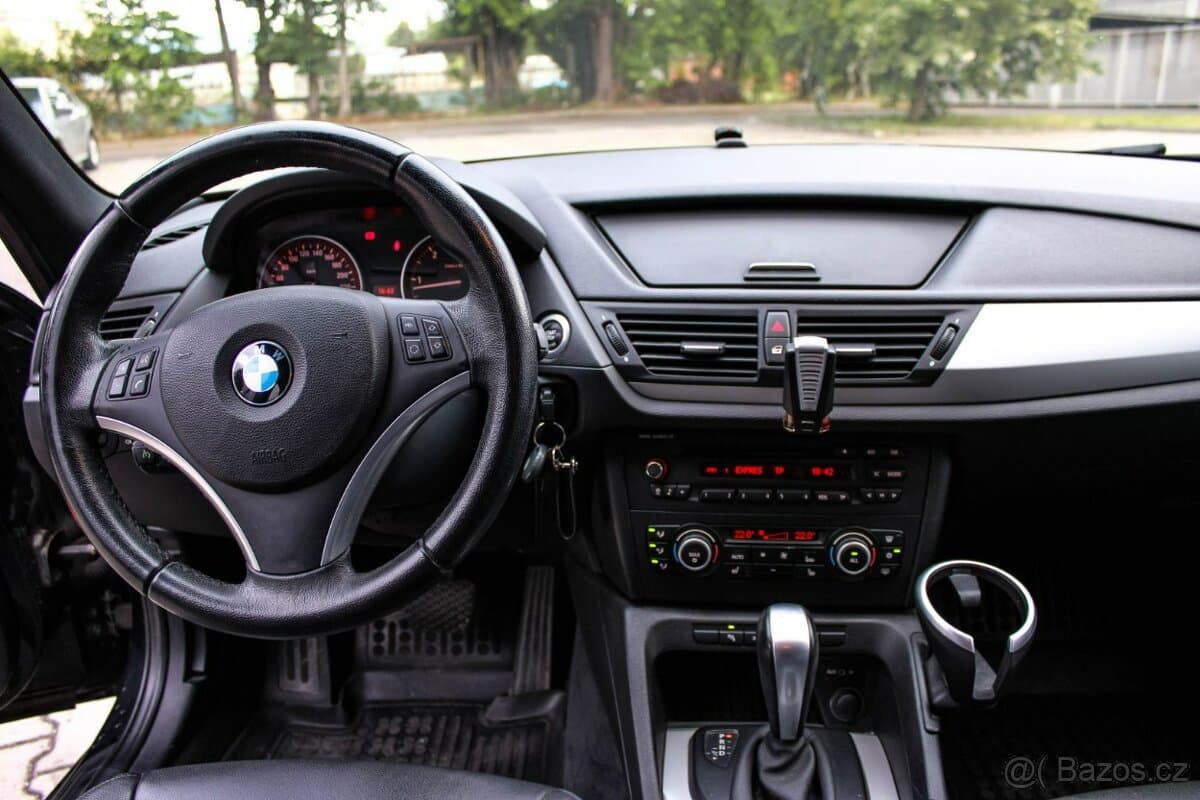 2010 BMW X1 - 16