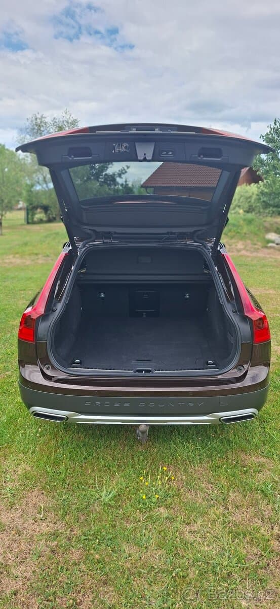 2020 Volvo V90 - 16