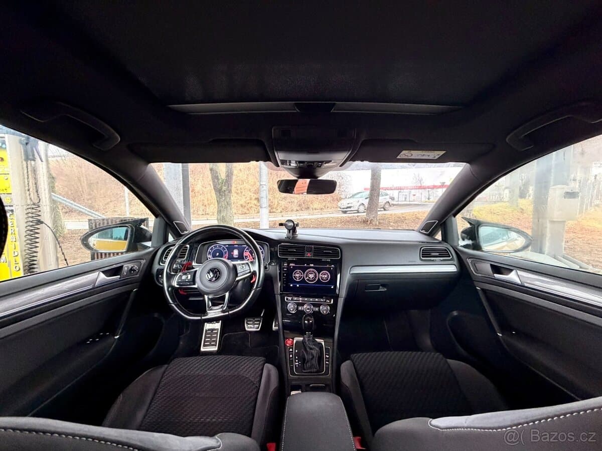 2017 Volkswagen GOLF - 16