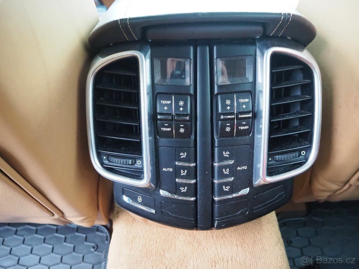 2013 Porsche CAYENNE - 16