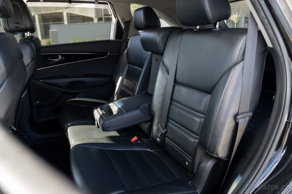 2016 Kia SORENTO - 16