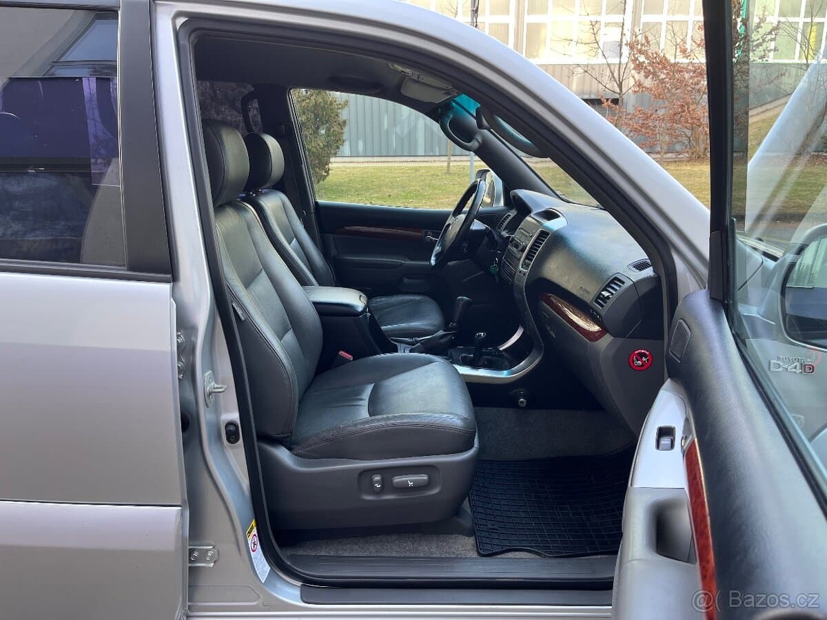 2004 Toyota LAND CRUISER - 16
