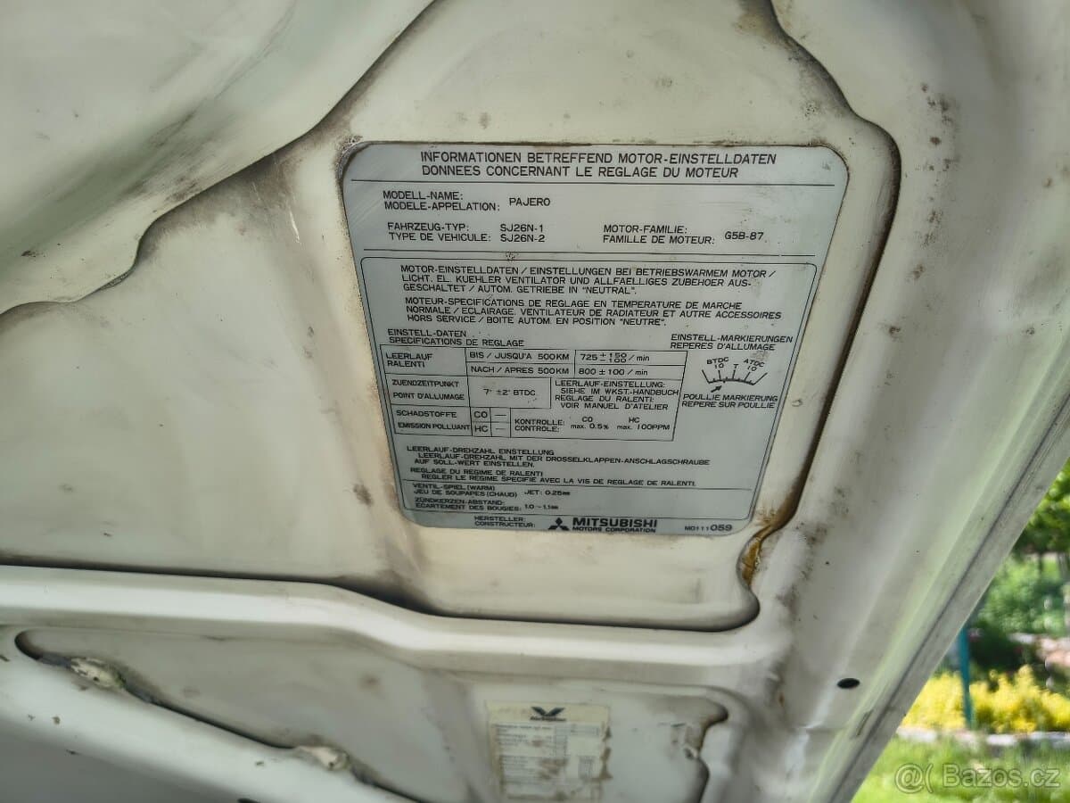1988 Mitsubishi PAJERO - 16