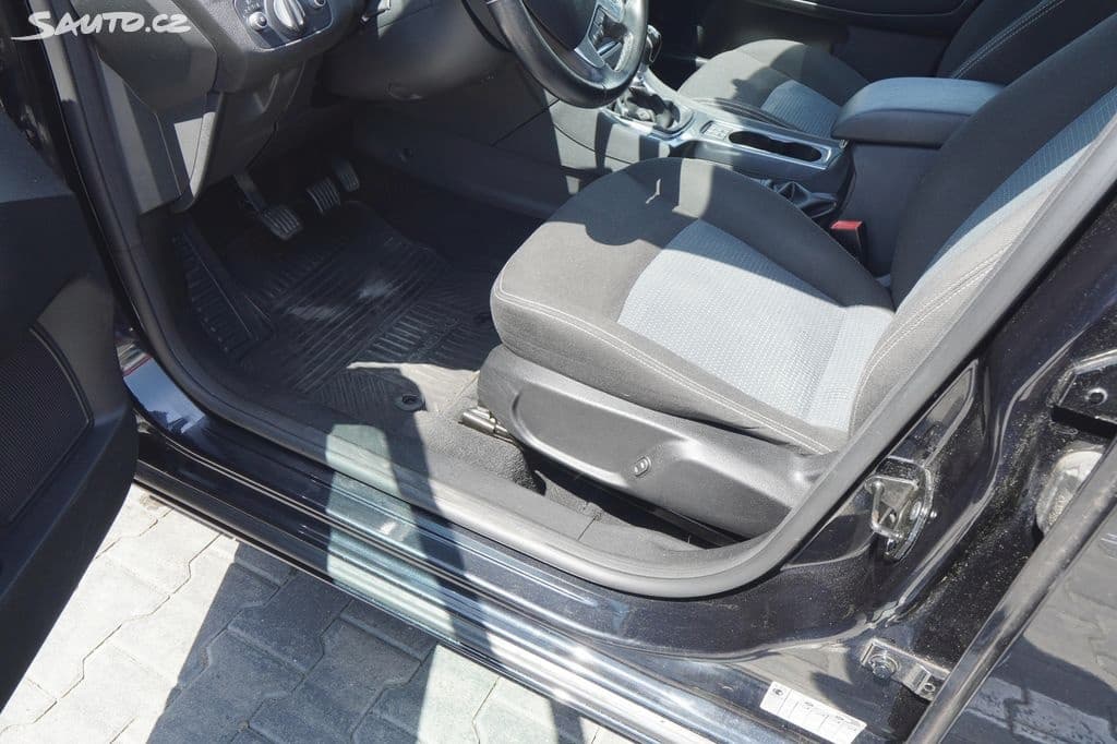 2010 Ford MONDEO - 16