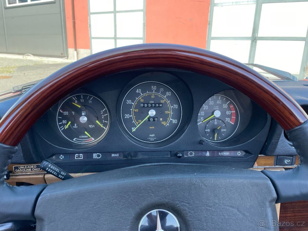1982 Mercedes-Benz SL - 16