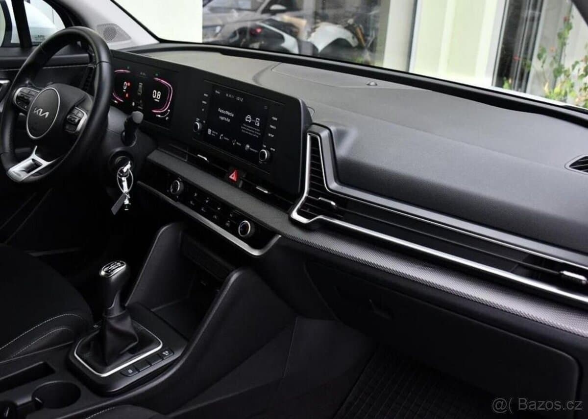 2022 Kia SPORTAGE - 16
