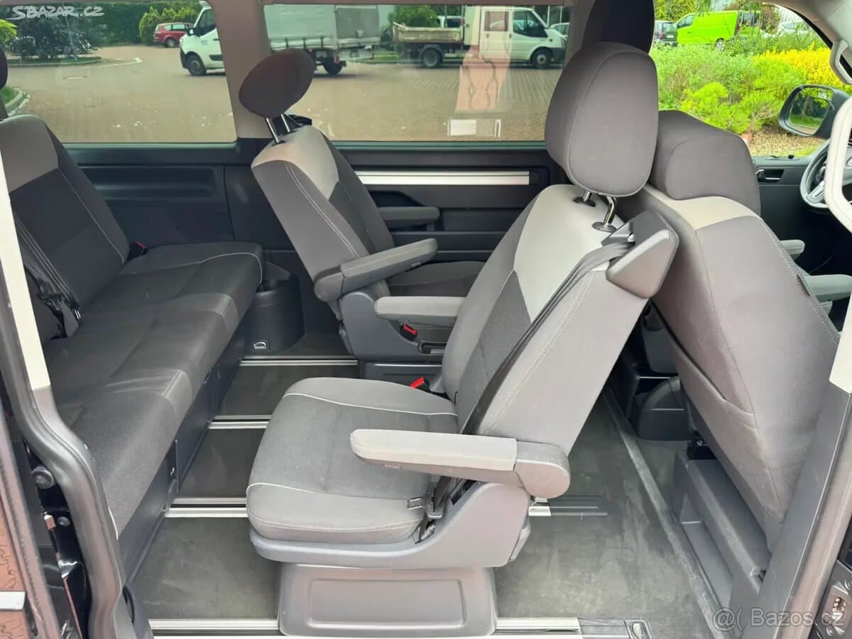 2014 Volkswagen MULTIVAN - 16