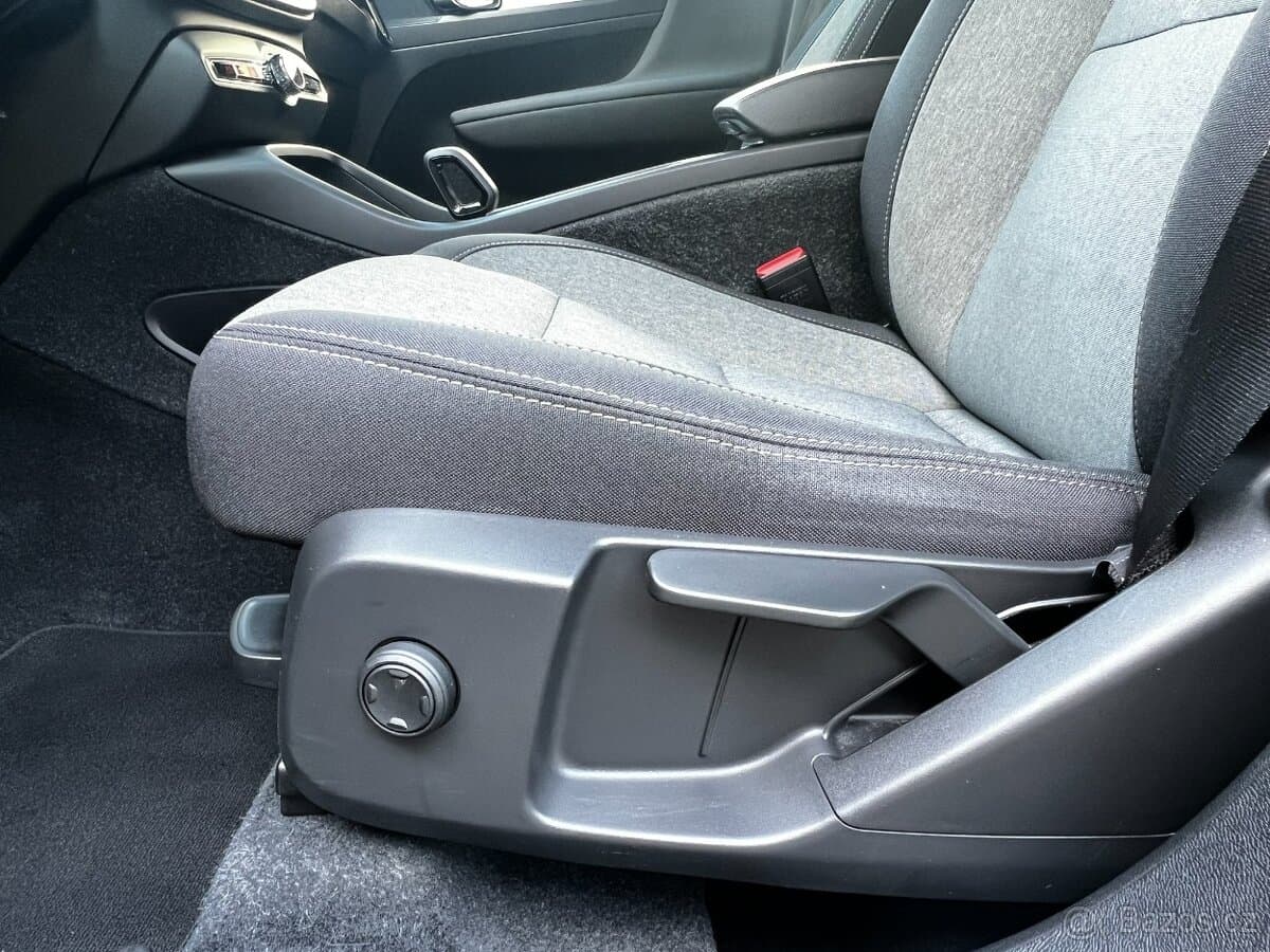 2021 Volvo XC40 - 16