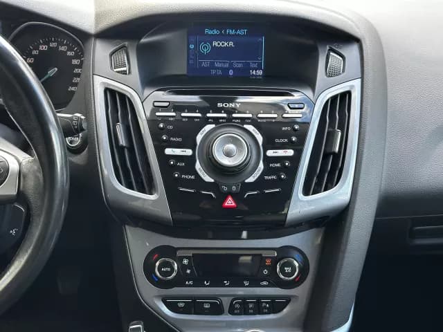 2012 Ford FOCUS - 16