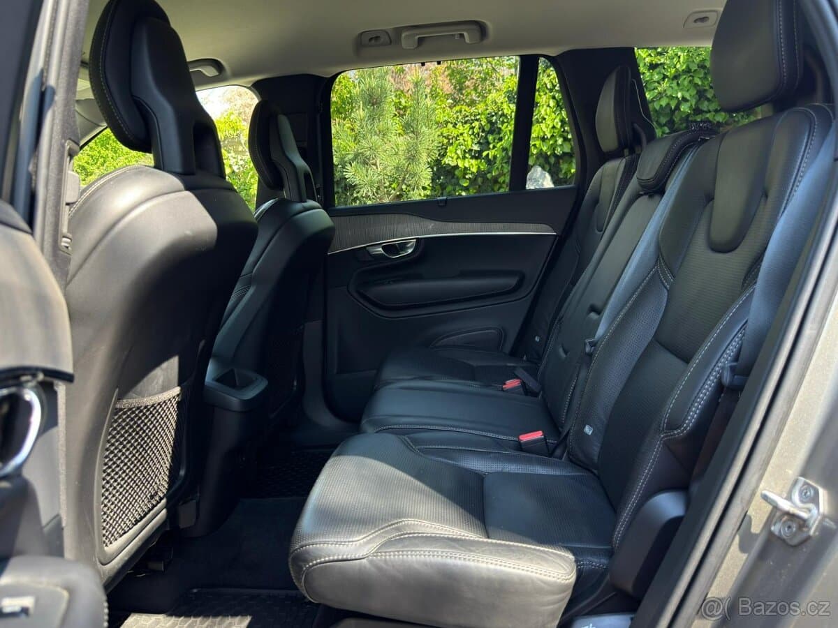 2021 Volvo XC90 - 16
