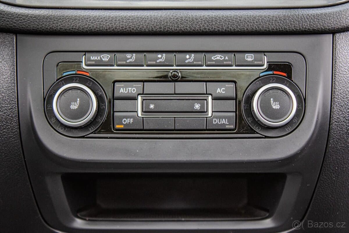 2012 Volkswagen TIGUAN - 16