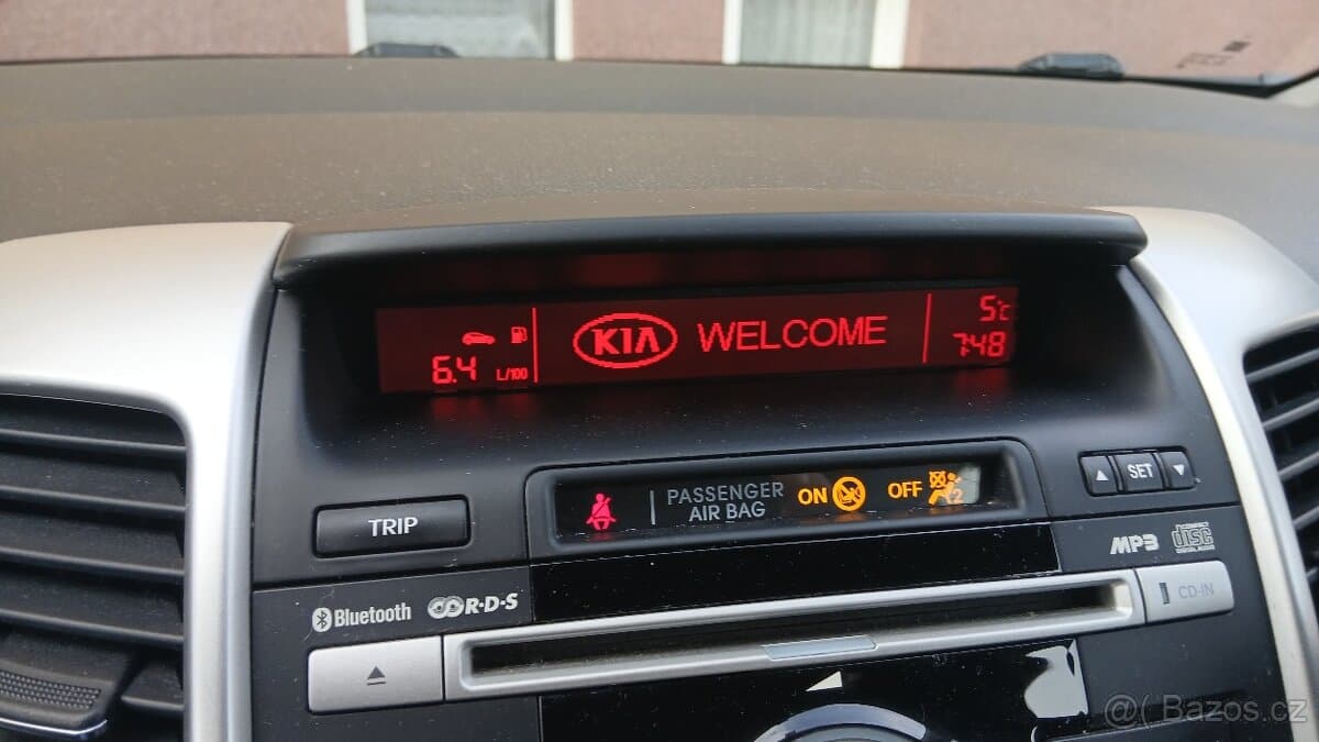 2017 Kia VENGA - 16