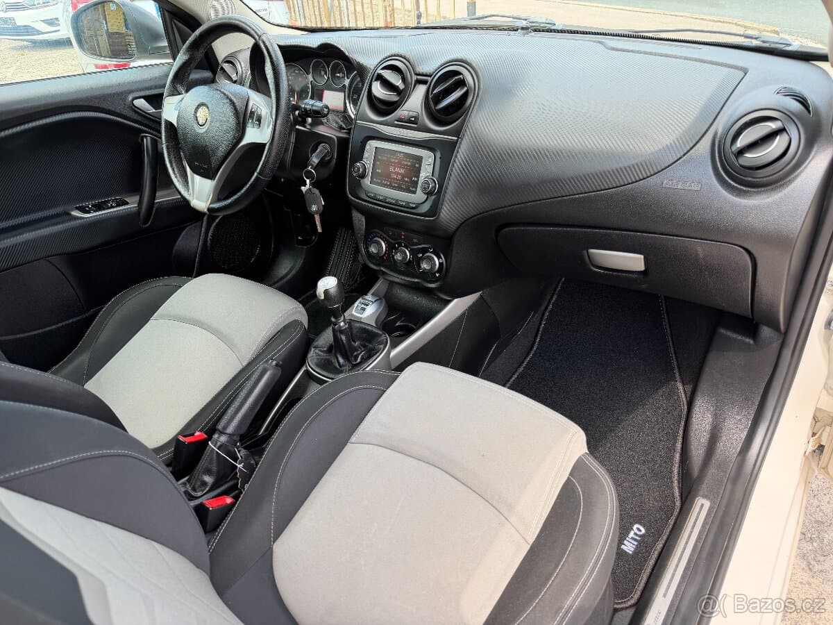 2014 Alfa Romeo MITO - 16