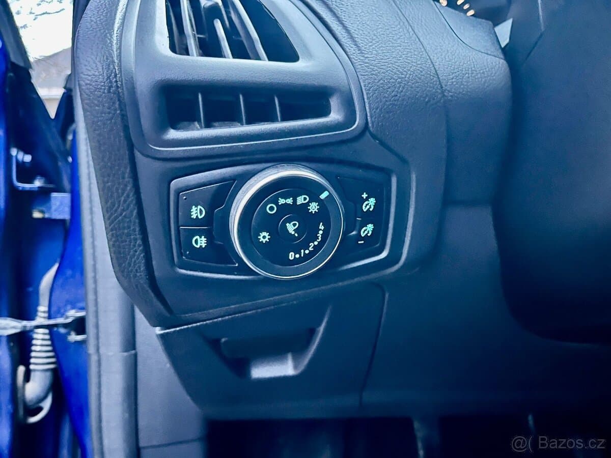 2017 Ford FOCUS - 16