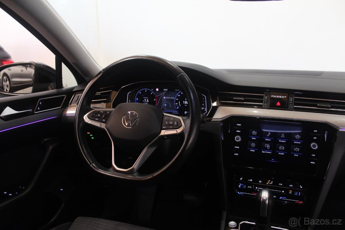 2021 Volkswagen PASSAT - 16