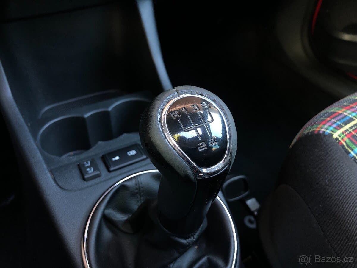 2012 Škoda FABIA - 16