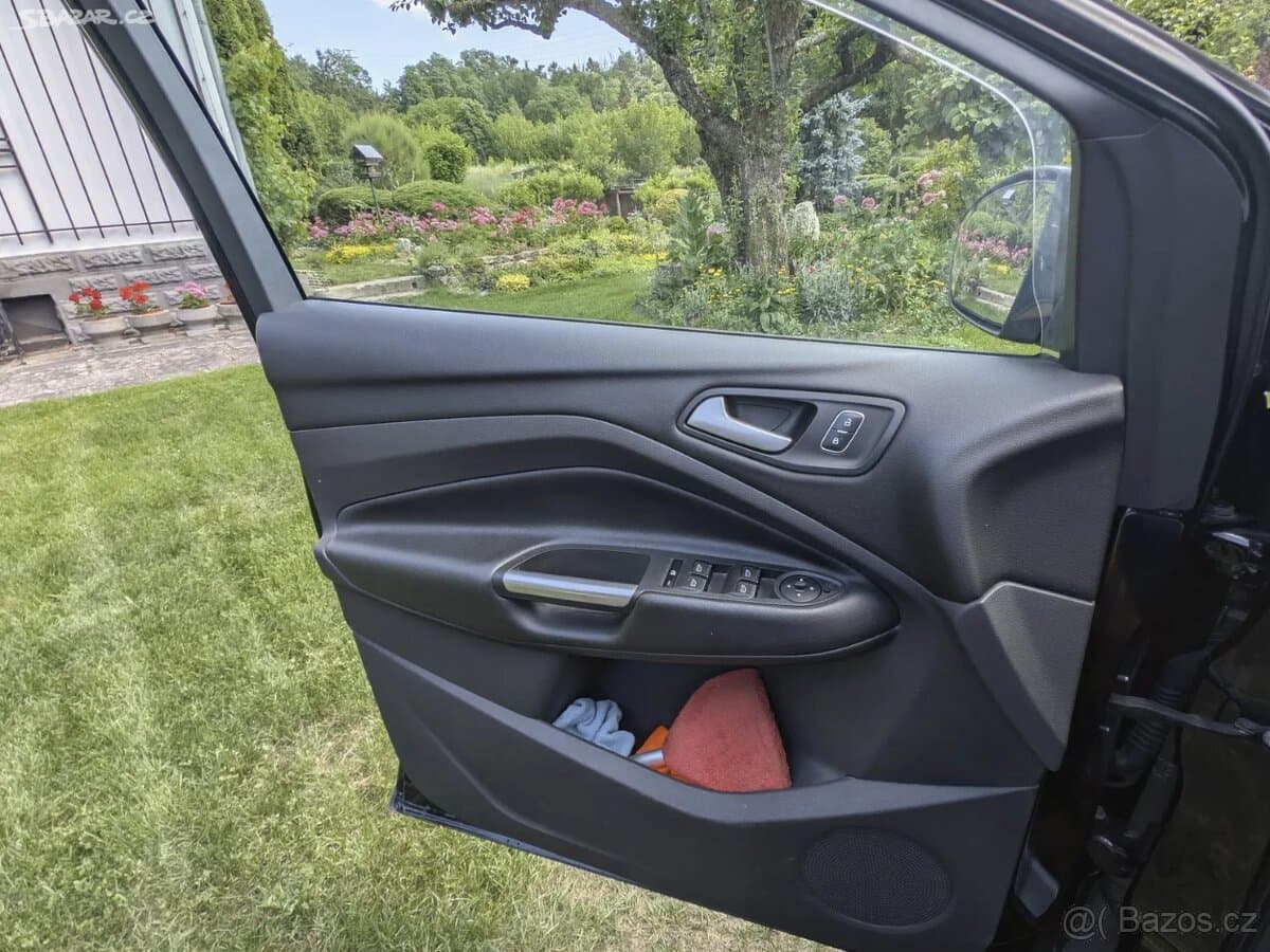 2018 Ford KUGA - 16