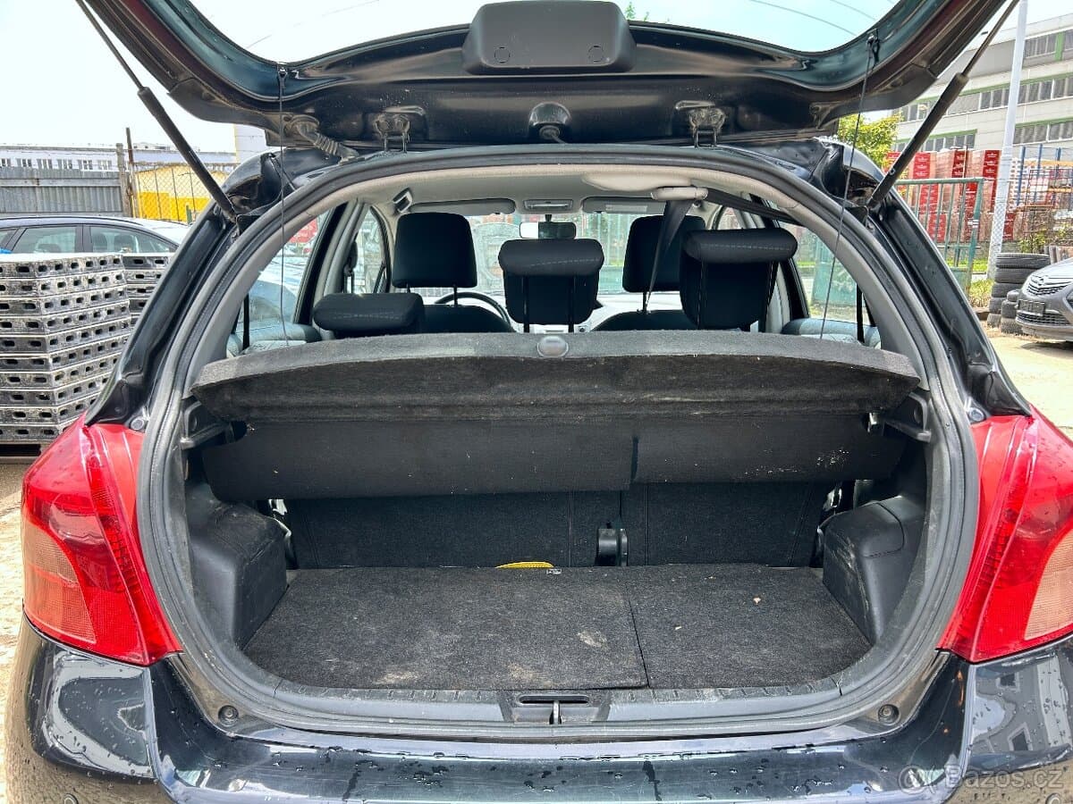 2009 Toyota YARIS - 16