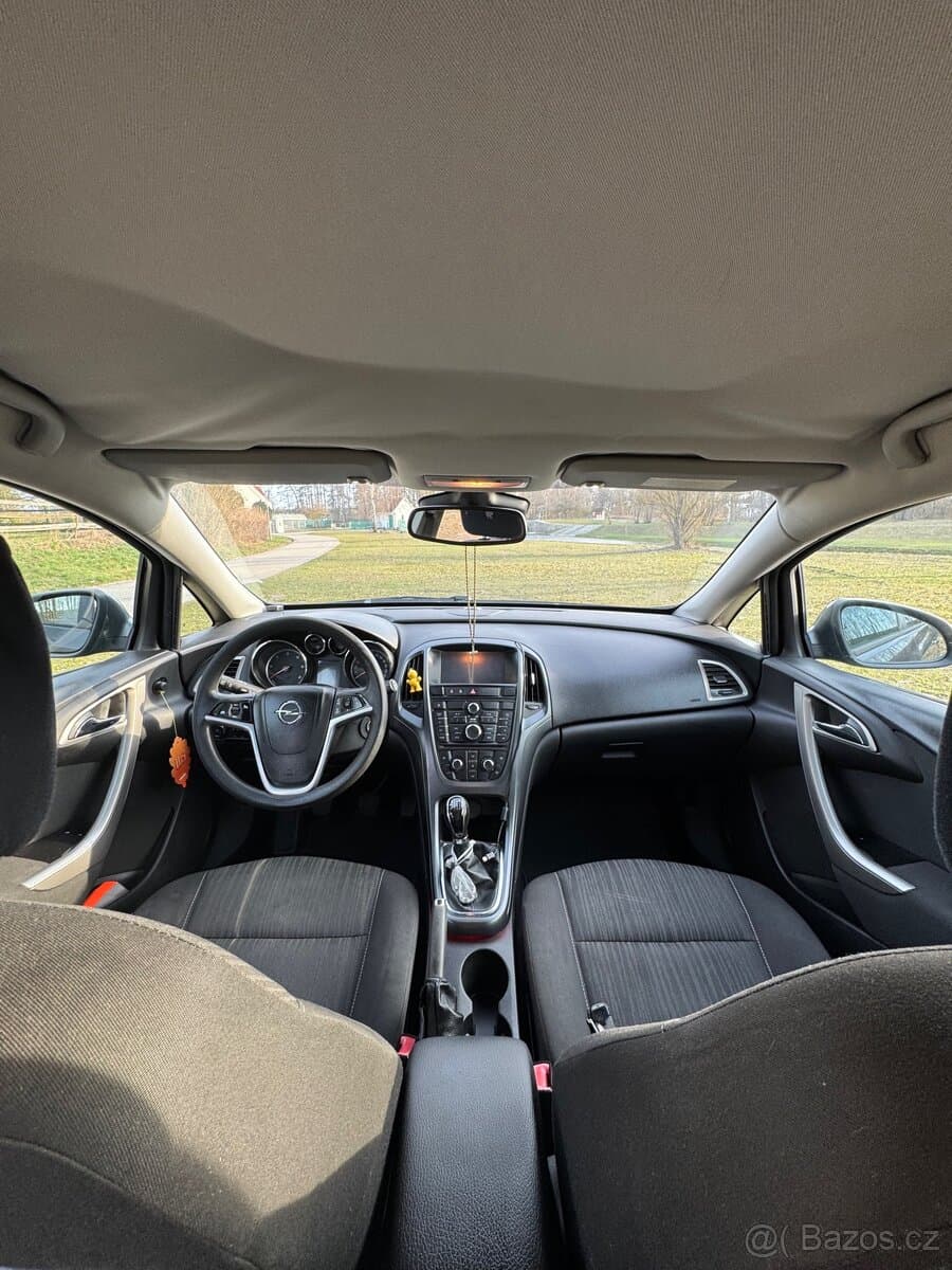 Opel ASTRA - 16