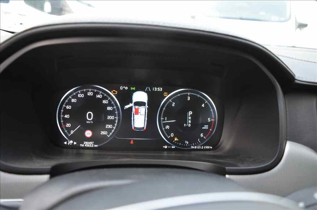 2017 Volvo V90 - 16