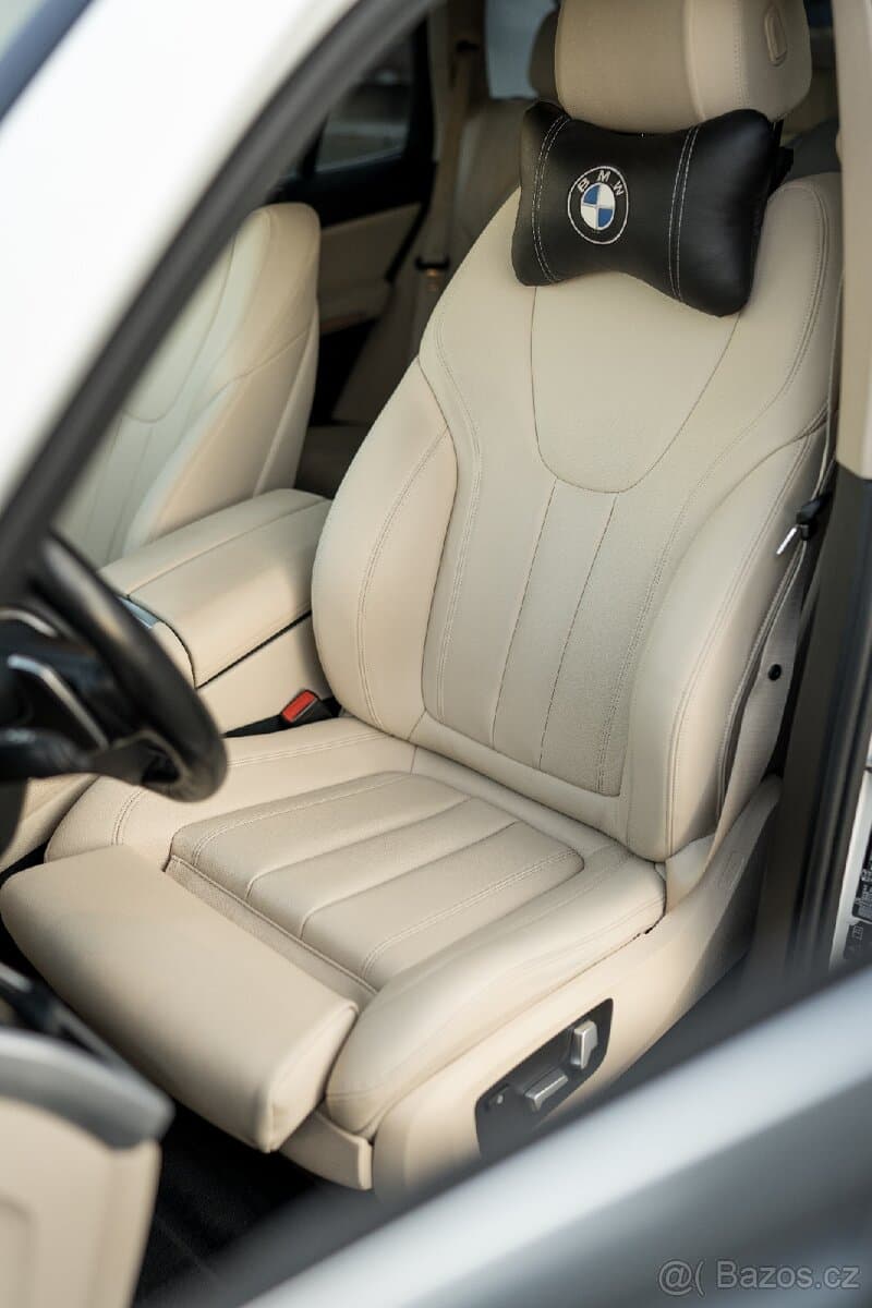 2019 BMW X5 - 16