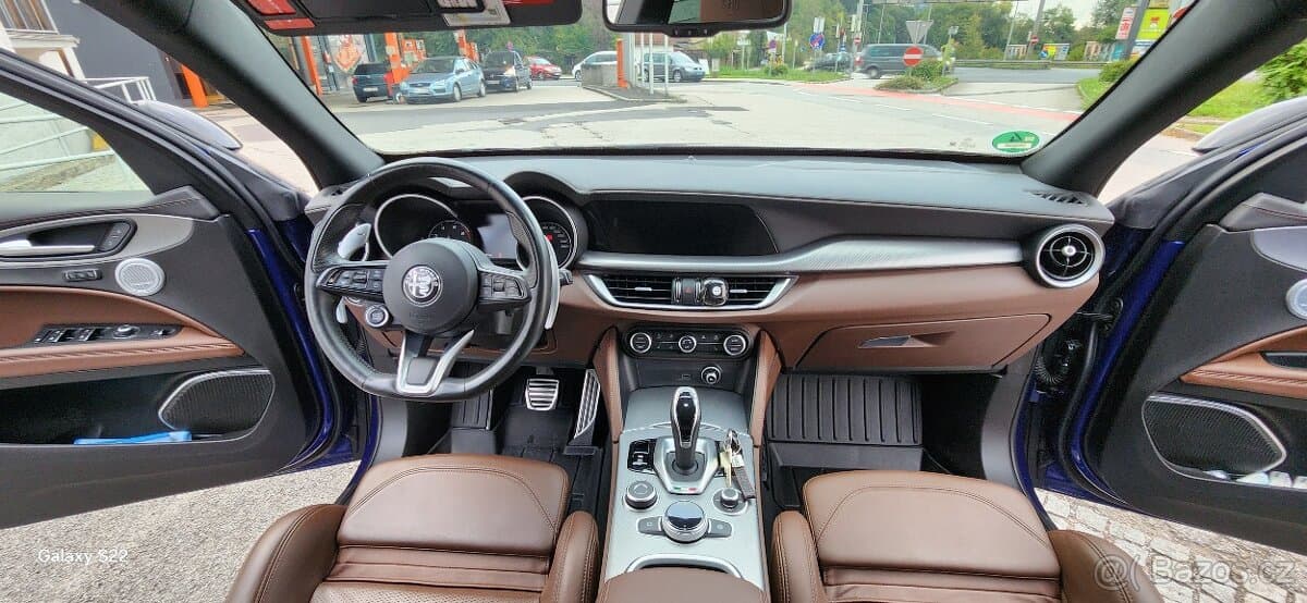 2021 Alfa Romeo STELVIO - 16