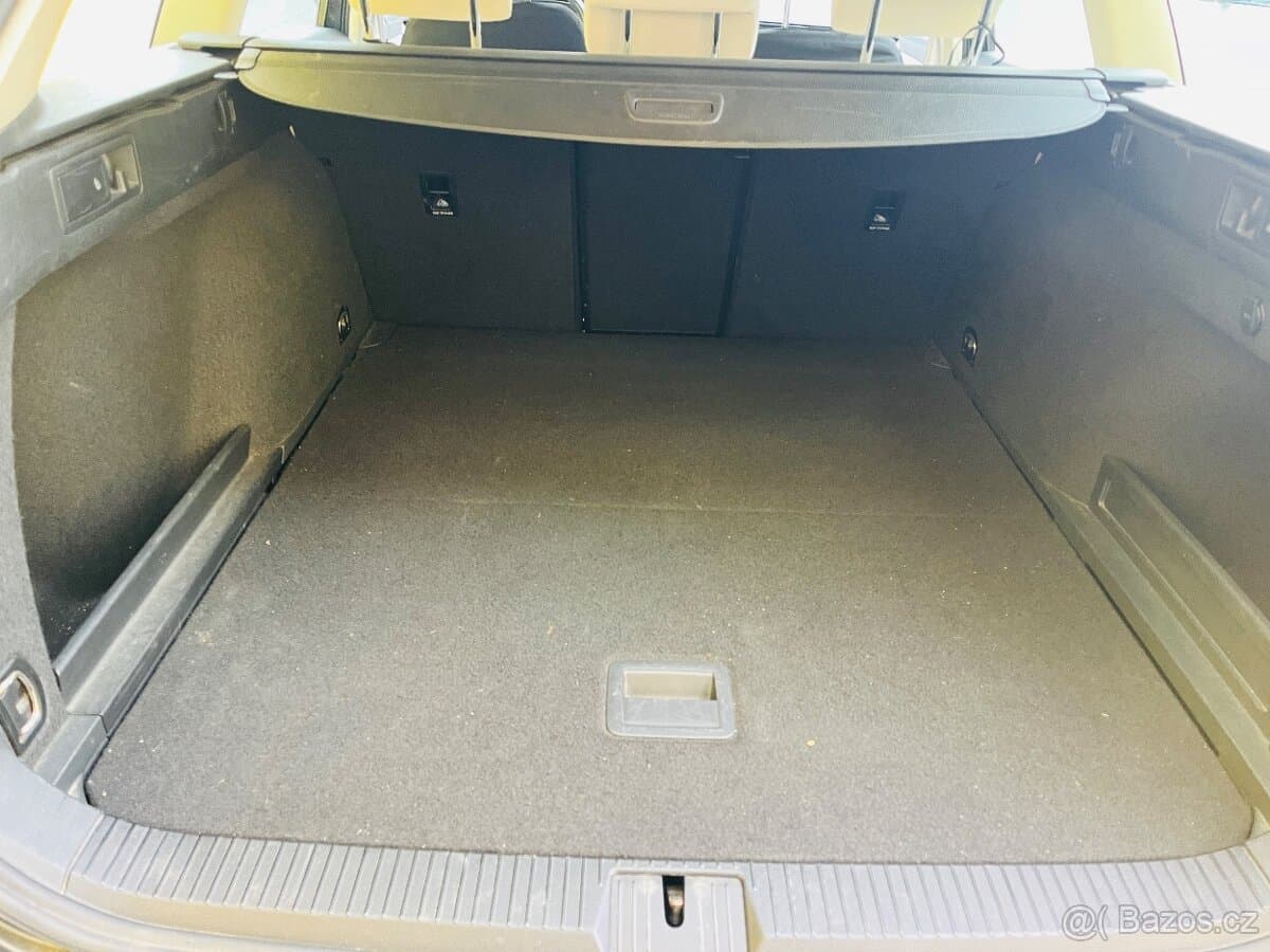 Volkswagen PASSAT - 16