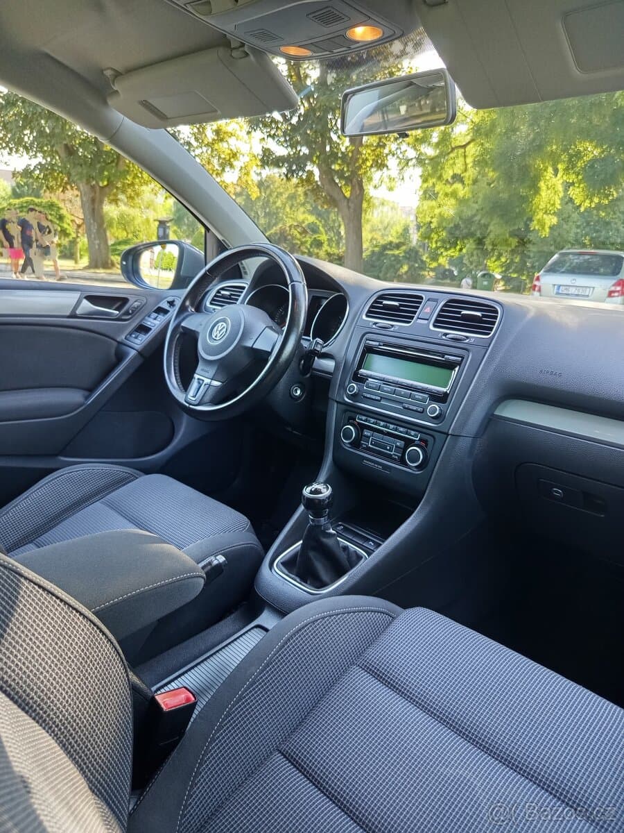 2011 Volkswagen GOLF - 16