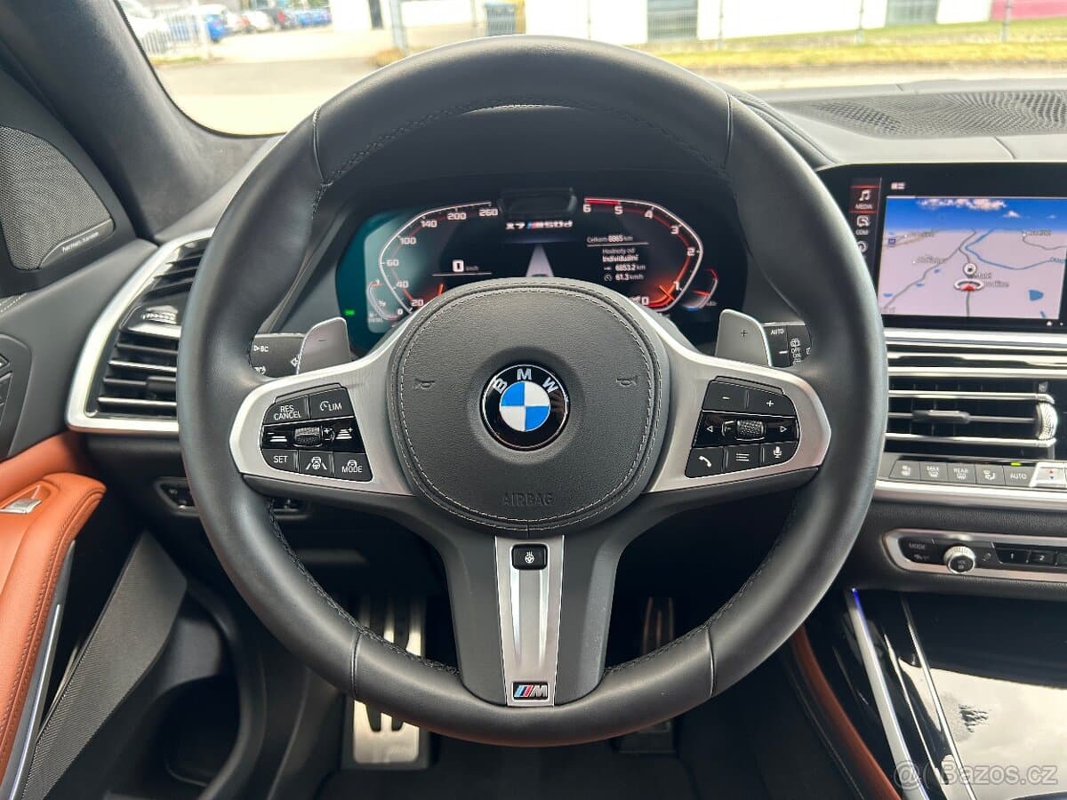 2020 BMW X7 - 16