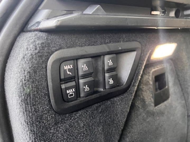 2020 BMW X7 - 16